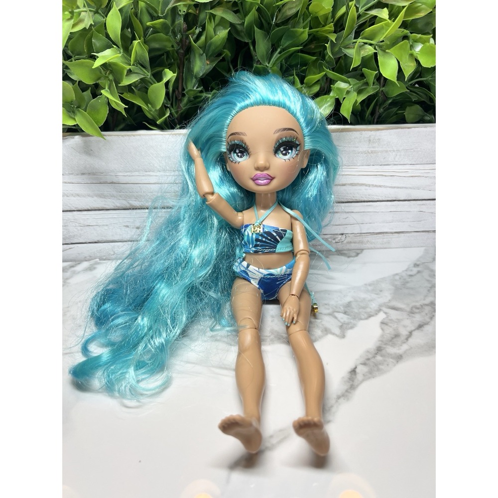 Rainbow High Pacific Coast Hali Capri (Blue) Fashion Doll Pool Playset